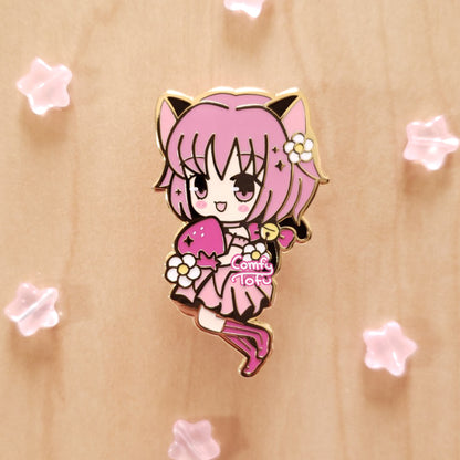 Strawberry Neko Pin
